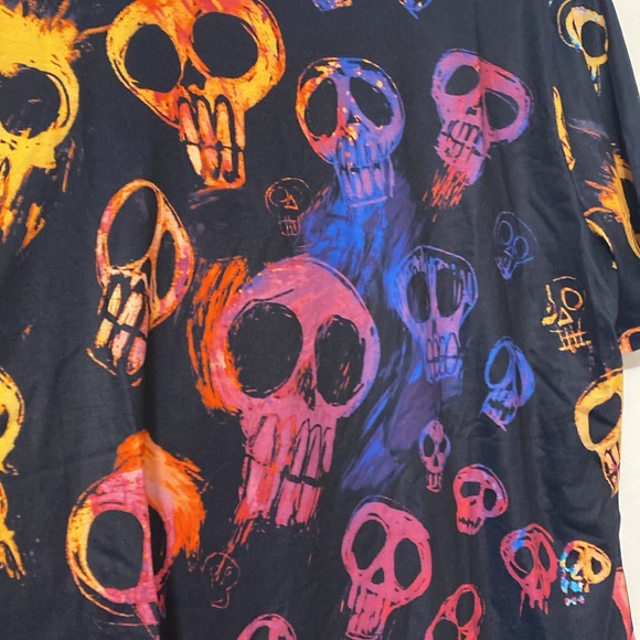 NEW Halloween Colorful Skulls Short Sleeve Plus size 1X - Picture 3 of 9